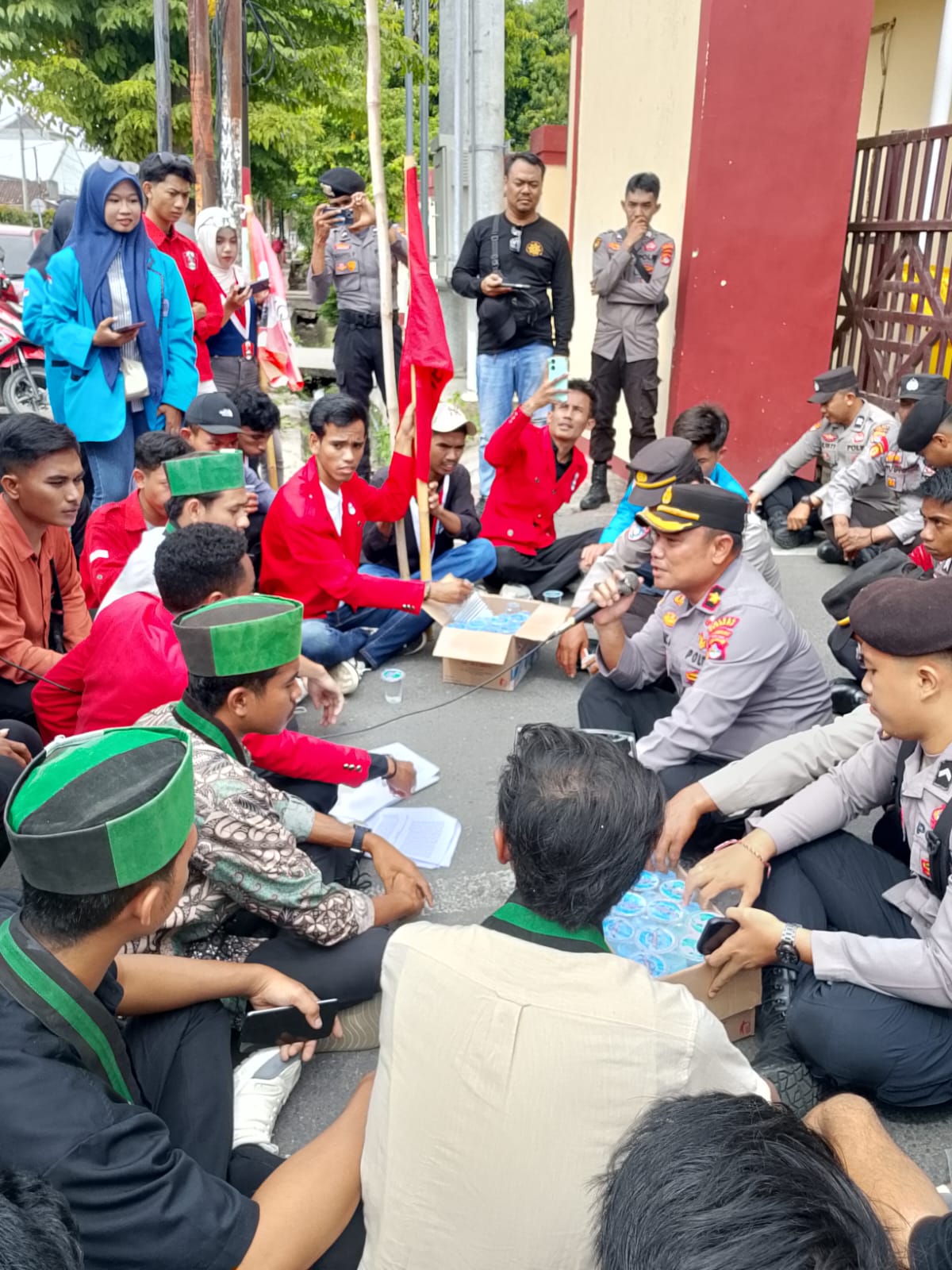 Mahasiswa Geruduk Polres Sumbawa, Soroti Penanganan Narkoba hingga Transparansi Penyidikan