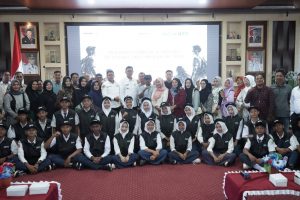Lepas 27 Penerima Beasiswa PT AMMAN, Bupati: Industri Besar Segera Masuk Sumbawa, Anak Muda Harus Punya Skill