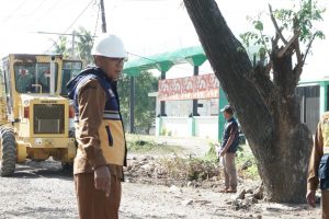Bupati Sumbawa Tinjau Perbaikan Jalan Provinsi di Depan RSUD Sering, Tekankan Kualitas Pekerjaan