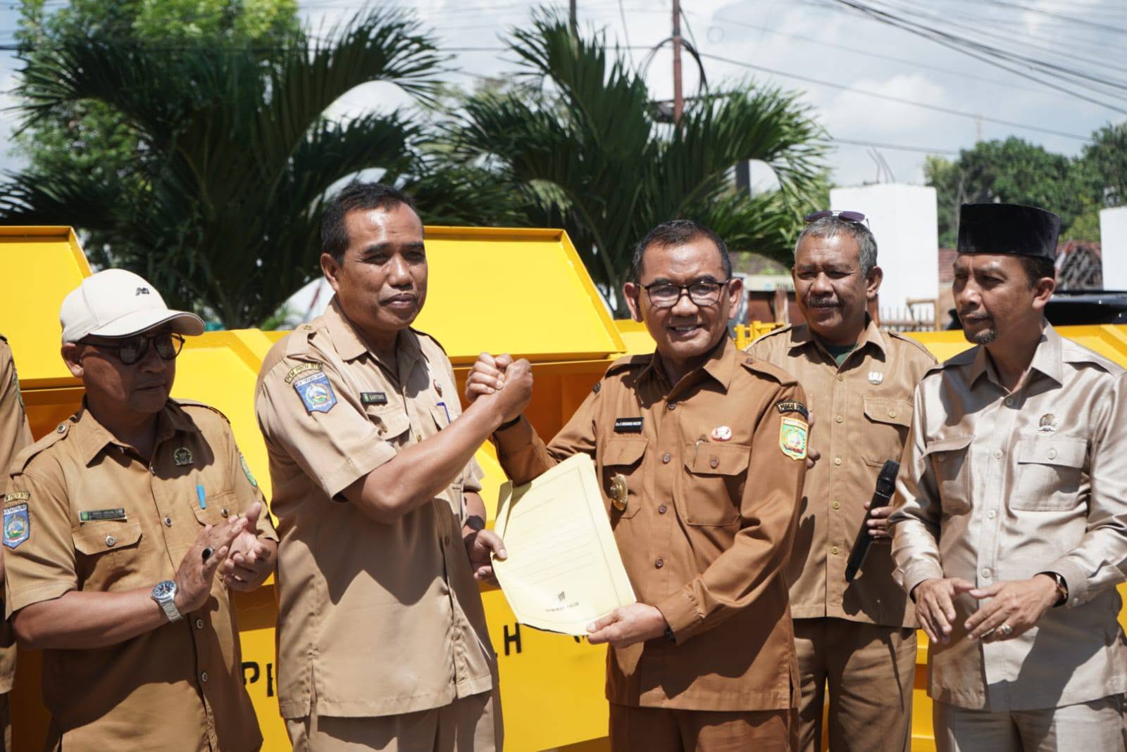 Tak Lagi Buang Sampah Sembarangan, Pemkab Sumbawa Terapkan Sistem Baru di Utan