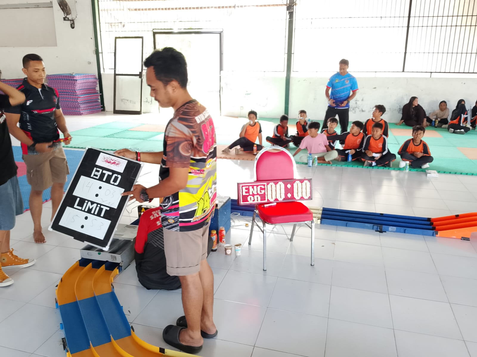 DPRD Cup IBC IMI Mini4WD Championship Session 2 Sumbawa Berlangsung Seru, Diproyeksikan Jadi Eksebisi PON 2028
