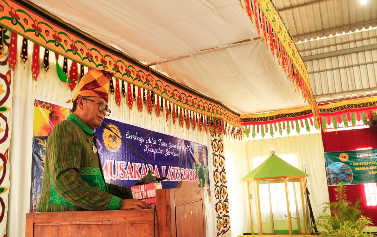 Bupati : Adat Samawa Jangan Sekadar Warisan, Harus Jadi Karakter Generasi Sumbawa